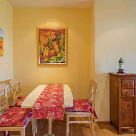 Wagenknecht, 14 Apartment *